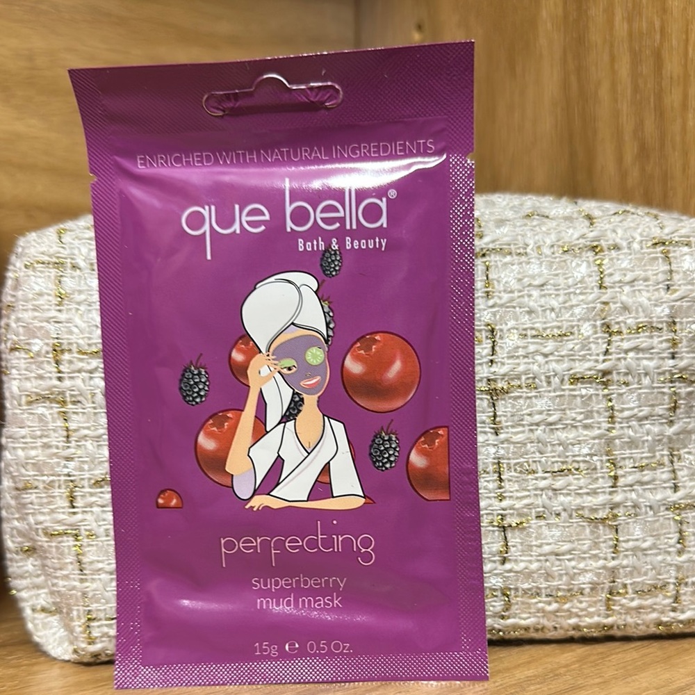 Que Bella Superberry Mud Mask